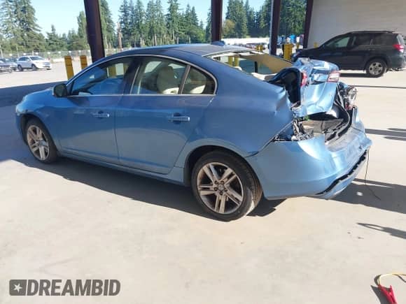 2015 Volvo S60 T5 Drive-E Premier with VIN YV126MFB2F1313006, listed as a IAAI auction lot 42654814 with Not provided miles and . Bid and sale history available at DreamBid. Image 3.