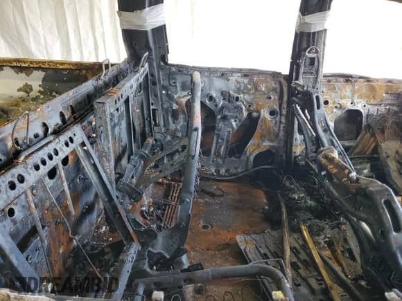 2016 Chevrolet Silverado 2500HD LTZ с VIN 1GC1KWE84GF152810, выставлен на аукционе Copart как лот 83862715 с пробегом Не указан миль и Списание • Salvage title. История ставок и продаж доступна на DreamBid. Изображение 10.