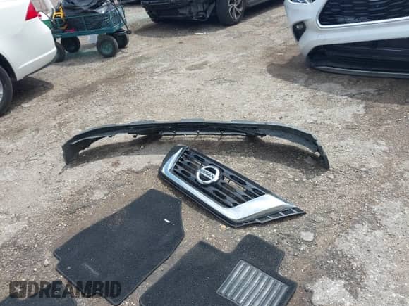 2017 Nissan Pathfinder SL z VIN 5N1DR2MM9HC646272, wystawiony jako IAAI lot #42458925 z przebiegiem 170 085 mil mil oraz . Historia ofert i sprzedaży dostępna na DreamBid. Obrazek 12.