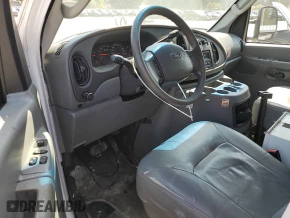 2008 Ford Econoline Cargo Commercial with VIN 1FTNE24W78DA18081, listed as a Copart auction lot 54055265 with 162,658 mi miles and Salvage title. Bid and sale history available at DreamBid. Image 8.