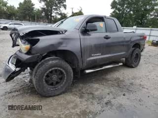 2013 Toyota Tundra z VIN 5TFUM5F1XDX039744, wystawiony jako Copart lot #80295735 z przebiegiem Nie podano mil oraz Czysty tytuł • Clean title. Historia ofert i sprzedaży dostępna na DreamBid. Obrazek 1.