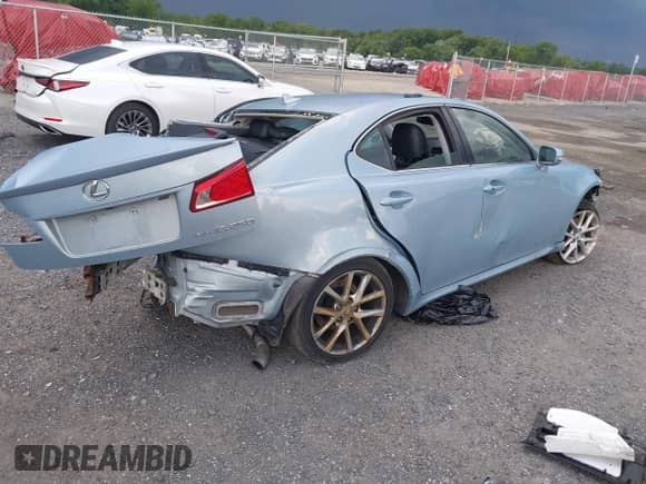 2011 Lexus IS 250 z VIN JTHCF5C21B5046401, wystawiony jako IAAI lot #42546457 z przebiegiem 144 679 mil mil oraz . Historia ofert i sprzedaży dostępna na DreamBid. Obrazek 4.