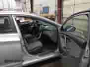 2013 Hyundai Elantra GLS z VIN 5NPDH4AE6DH300890, wystawiony jako IAAI lot #43073166 z przebiegiem 163 666 mil mil oraz . Historia ofert i sprzedaży dostępna na DreamBid. Obrazek 5.