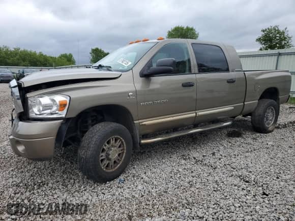 2006 Dodge 3500 Laramie z VIN 3D7LX39CX6G175616, wystawiony jako Copart lot #57902135 z przebiegiem 183 961 mil mil oraz Szkoda całkowita • Salvage title. Historia ofert i sprzedaży dostępna na DreamBid. Obrazek 1.