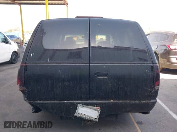 2000 Chevrolet Tahoe Limited with VIN 1GNEC13R2YR188113, listed as a IAAI auction lot 42299059 with 223,116 mi miles and . Bid and sale history available at DreamBid. Image 16.