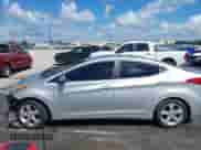 2013 Hyundai Elantra Limited z VIN 5NPDH4AE7DH245656, wystawiony jako IAAI lot #43380216 z przebiegiem 113 609 mil mil oraz . Historia ofert i sprzedaży dostępna na DreamBid. Obrazek 15.