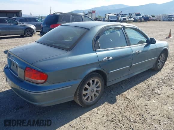 2005 Hyundai Sonata GLS z VIN KMHWF35HX5A177578, wystawiony jako IAAI lot #43154591 z przebiegiem 273 264 mil mil oraz . Historia ofert i sprzedaży dostępna na DreamBid. Obrazek 4.