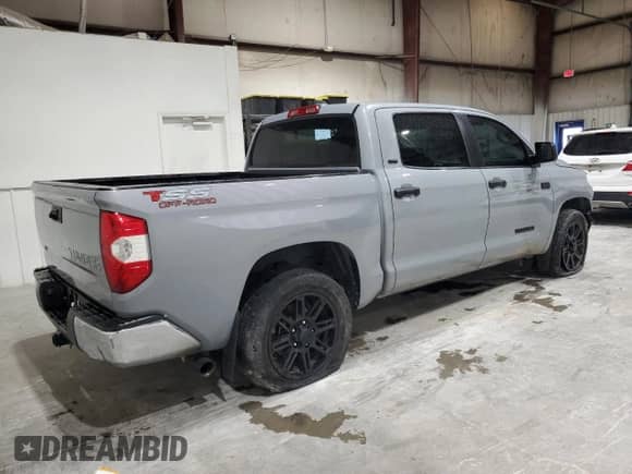 2020 Toyota Tundra SR5 with VIN 5TFEY5F14LX261476, listed as a Copart auction lot 70022205 with 180,181 mi miles and Salvage title. Bid and sale history available at DreamBid. Image 3.