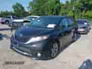 2013 Toyota Sienna SE с VIN 5TDXK3DC0DS357678, выставлен на аукционе IAAI как лот 42659483 с пробегом 150 566 миль миль и . История ставок и продаж доступна на DreamBid. Изображение 19.