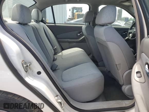 2004 Chevrolet Malibu z VIN 1G1ZS52F34F130124, wystawiony jako Copart lot #58025145 z przebiegiem 205 550 mil mil oraz Czysty tytuł • Clean title. Historia ofert i sprzedaży dostępna na DreamBid. Obrazek 10.