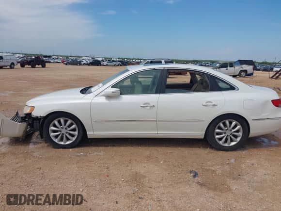 2007 Hyundai Azera SE с VIN KMHFC46F47A173444, выставлен на аукционе IAAI как лот 42684031 с пробегом Не указан миль и . История ставок и продаж доступна на DreamBid. Изображение 11.