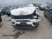 2019 Jeep Compass Altitude z VIN 3C4NJCBB5KT615720, wystawiony jako IAAI lot #42148757 z przebiegiem 205 016 mil mil oraz . Historia ofert i sprzedaży dostępna na DreamBid. Obrazek 12.