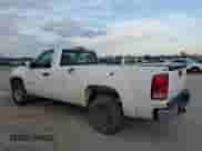 2007 GMC Sierra 1500 Work Truck с VIN 1GTEC14C17E537013, выставлен на аукционе Copart как лот 43540895 с пробегом 263 368 миль миль и Списание • Salvage title. История ставок и продаж доступна на DreamBid. Изображение 2.