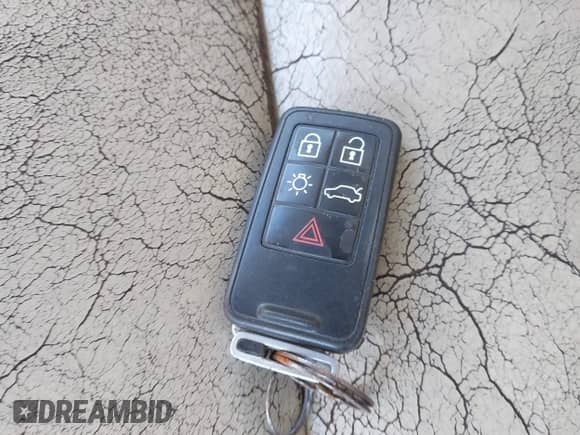 2010 Volvo XC70 3.2L with VIN YV4960BZ8A1087270, listed as a IAAI auction lot 43440020 with 162,141 mi miles and . Bid and sale history available at DreamBid. Image 11.