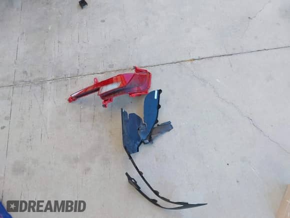 2020 Hyundai Elantra SEL z VIN 5NPD84LF0LH600896, wystawiony jako IAAI lot #43459207 z przebiegiem 27 868 mil mil oraz . Historia ofert i sprzedaży dostępna na DreamBid. Obrazek 12.