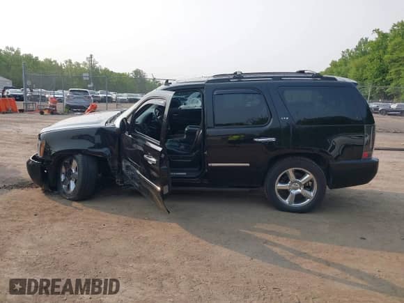 2012 Chevrolet Tahoe LTZ с VIN 1GNSKCE03CR151791, выставлен на аукционе IAAI как лот 42392301 с пробегом 241 228 миль миль и . История ставок и продаж доступна на DreamBid. Изображение 14.