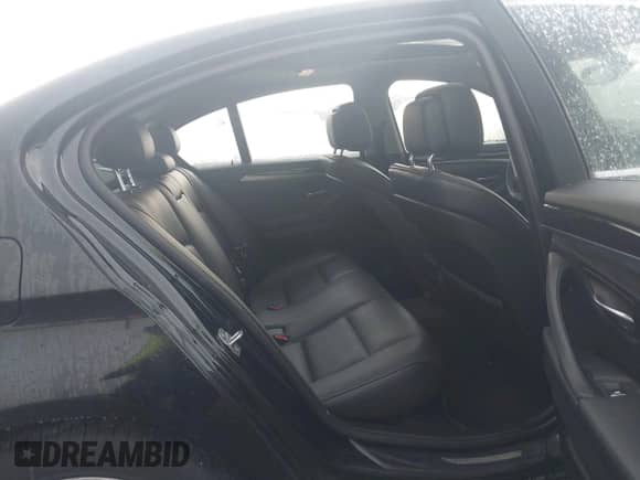 2013 BMW 5 Series 535i xDrive с VIN WBAFU7C55DDU73189, выставлен на аукционе IAAI как лот 42509946 с пробегом 118 529 миль миль и . История ставок и продаж доступна на DreamBid. Изображение 8.