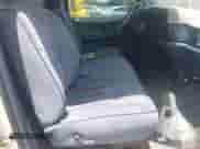 1994 Dodge 1500 z VIN 1B7HC16YXRS728049, wystawiony jako IAAI lot #42449949 z przebiegiem 132 493 mil mil oraz . Historia ofert i sprzedaży dostępna na DreamBid. Obrazek 8.