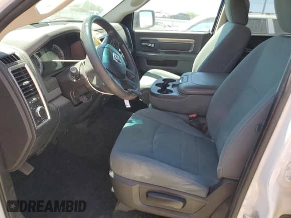 2016 Ram 1500 SLT z VIN 1C6RR6GG5GS227340, wystawiony jako Copart lot #67134575 z przebiegiem 92 982 mil mil oraz Szkoda całkowita • Salvage title. Historia ofert i sprzedaży dostępna na DreamBid. Obrazek 7.