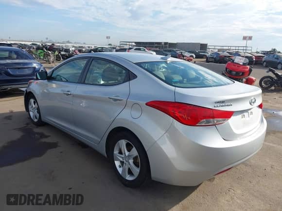 2013 Hyundai Elantra Limited с VIN 5NPDH4AE6DH320122, выставлен на аукционе IAAI как лот 43418372 с пробегом 142 483 миль миль и . История ставок и продаж доступна на DreamBid. Изображение 3.