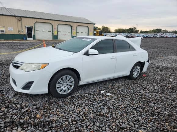 2012 Toyota Camry L z VIN 4T1BF1FK0CU552774, wystawiony jako Copart lot #86138915 z przebiegiem 77 793 mil mil oraz Szkoda całkowita • Salvage title. Historia ofert i sprzedaży dostępna na DreamBid. Obrazek 1.