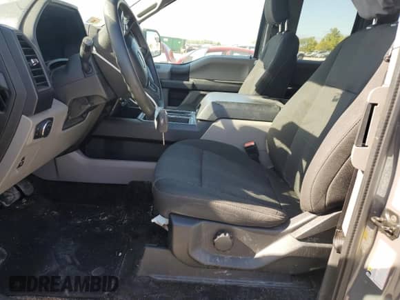 2018 Ford F-150 XL z VIN 1FTEX1EP2JFC52781, wystawiony jako Copart lot #86280965 z przebiegiem 130 464 mil mil oraz Czysty tytuł • Clean title. Historia ofert i sprzedaży dostępna na DreamBid. Obrazek 7.