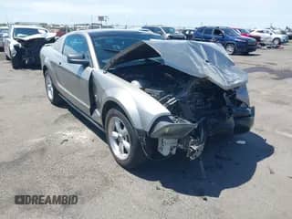 2009 Ford Mustang z VIN 1ZVHT80N595136609, wystawiony jako IAAI lot #42932121 z przebiegiem 159 045 mil mil oraz . Historia ofert i sprzedaży dostępna na DreamBid. Obrazek 1.