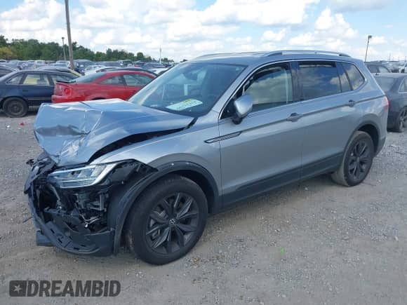 2024 Volkswagen Tiguan SE с VIN 3VV2B7AX9RM107602, выставлен на аукционе IAAI как лот 43125189 с пробегом 9 072 миль миль и . История ставок и продаж доступна на DreamBid. Изображение 17.