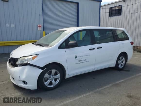2017 Toyota Sienna L with VIN 5TDZZ3DC4HS813207, listed as a Copart auction lot 64479845 with 58,441 mi miles and Salvage title. Bid and sale history available at DreamBid. Image 1.