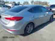 2017 Hyundai Elantra SE z VIN 5NPD84LFXHH161150, wystawiony jako IAAI lot #43046050 z przebiegiem 140 025 mil mil oraz . Historia ofert i sprzedaży dostępna na DreamBid. Obrazek 4.