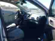 2018 Chevrolet Sonic LS z VIN 1G1JB5SH4J4116481, wystawiony jako IAAI lot #42750673 z przebiegiem 110 591 mil mil oraz . Historia ofert i sprzedaży dostępna na DreamBid. Obrazek 5.