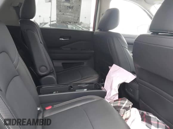 2025 Nissan Pathfinder SL z VIN 5N1DR3CB3SC217741, wystawiony jako IAAI lot #42528565 z przebiegiem 262 mil mil oraz . Historia ofert i sprzedaży dostępna na DreamBid. Obrazek 8.