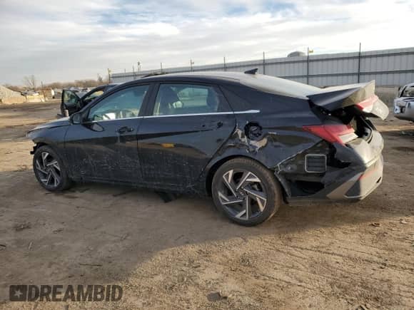 2025 Hyundai Elantra SEL Convenience с VIN KMHLS4DG0SU880663, выставлен на аукционе Copart как лот 87740015 с пробегом 4 858 миль миль и Списание • Salvage title. История ставок и продаж доступна на DreamBid. Изображение 2.