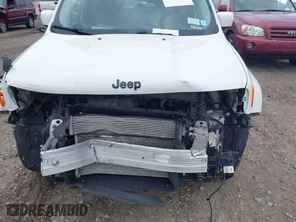 2017 Jeep Renegade Latitude with VIN ZACCJBBB4HPG61816, listed as a IAAI auction lot 42487932 with Not provided miles and . Bid and sale history available at DreamBid. Image 13.