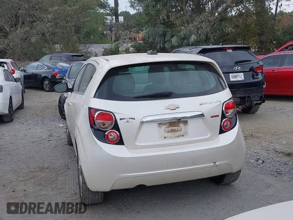 2015 Chevrolet Sonic LTZ с VIN 1G1JE6SB3F4169236, выставлен на аукционе IAAI как лот 43289189 с пробегом 123 994 миль миль и . История ставок и продаж доступна на DreamBid. Изображение 3.