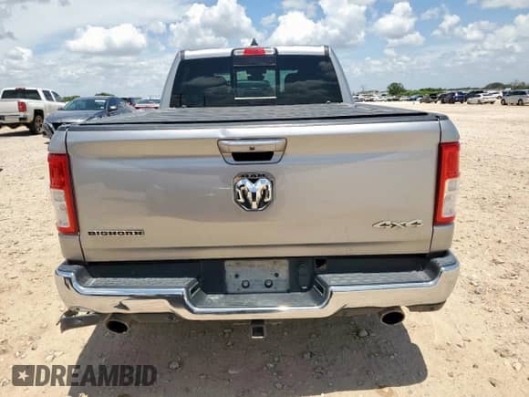 2022 Ram 1500 Big Horn z VIN 1C6SRFMT5NN324861, wystawiony jako Copart lot #62969425 z przebiegiem 157 331 mil mil oraz Czysty tytuł • Clean title. Historia ofert i sprzedaży dostępna na DreamBid. Obrazek 6.