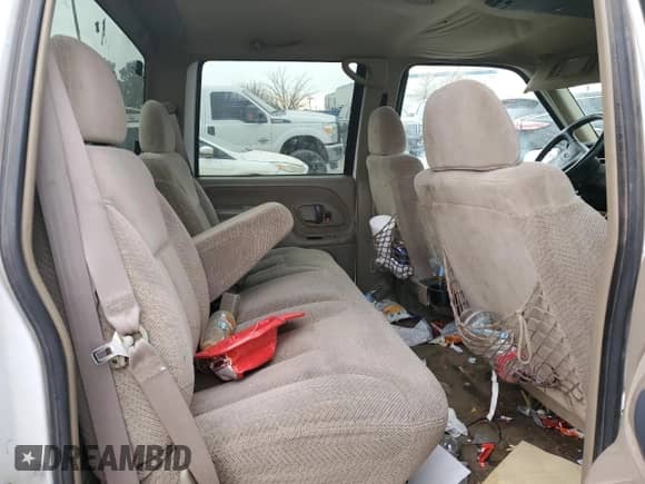 1998 Chevrolet Silverado 3500 с VIN 1GCGC33R6WF062753, выставлен на аукционе Copart как лот 67075235 с пробегом 239 037 миль миль и Списание • Salvage title. История ставок и продаж доступна на DreamBid. Изображение 10.