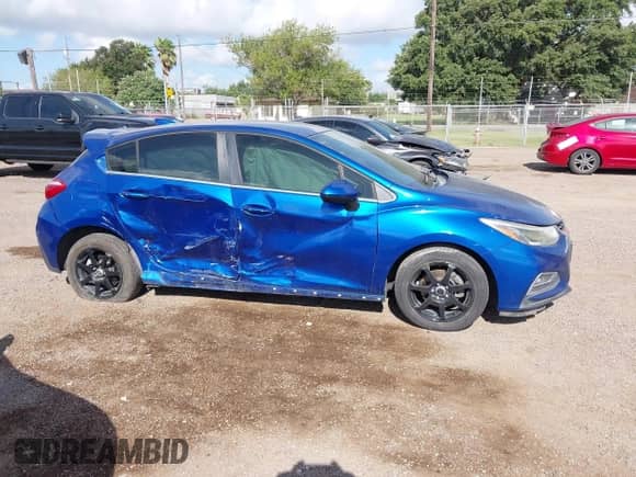 2018 Chevrolet Cruze LT с VIN 3G1BE6SM3JS612306, выставлен на аукционе IAAI как лот 42809529 с пробегом 100 686 миль миль и . История ставок и продаж доступна на DreamBid. Изображение 13.