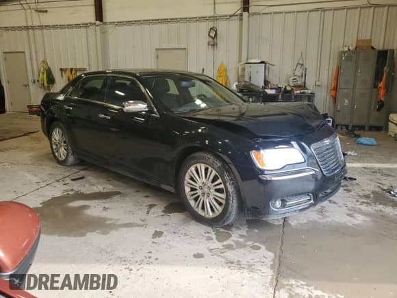 2013 Chrysler 300 C с VIN 2C3CCAKG1DH633956, выставлен на аукционе Copart как лот 61147875 с пробегом 144 737 миль миль и На запчасти • Non repairable. История ставок и продаж доступна на DreamBid. Изображение 4.