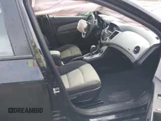 2016 Chevrolet Cruze LS с VIN 1G1PC5SGXG7172849, выставлен на аукционе IAAI как лот 43253168 с пробегом 92 607 миль миль и . История ставок и продаж доступна на DreamBid. Изображение 5.