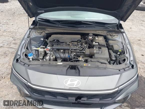 2024 Hyundai Elantra SE z VIN KMHLL4DG0RU722587, wystawiony jako IAAI lot #43050603 z przebiegiem 48 770 mil mil oraz . Historia ofert i sprzedaży dostępna na DreamBid. Obrazek 10.