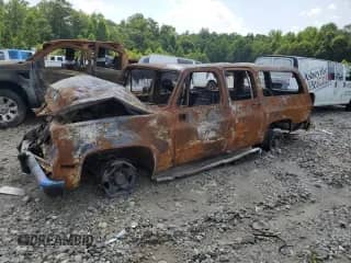 1988 Chevrolet Suburban с VIN 1GNGR26N5JF156172, выставлен на аукционе Copart как лот 74486264 с пробегом Не указан миль и На запчасти • Non repairable. История ставок и продаж доступна на DreamBid. Изображение 1.