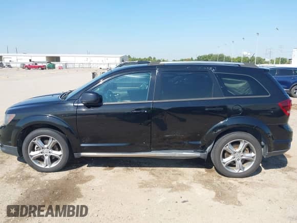 2017 Dodge Journey Crossroad with VIN 3C4PDCGBXHT543107, listed as a IAAI auction lot 43181023 with 98,430 mi miles and . Bid and sale history available at DreamBid. Image 14.