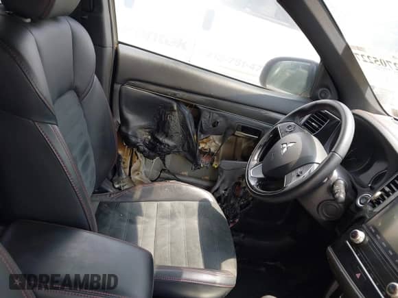 2020 Mitsubishi Outlander ES с VIN JA4AZ3A35LZ045983, выставлен на аукционе IAAI как лот 42705227 с пробегом 29 миль миль и . История ставок и продаж доступна на DreamBid. Изображение 6.