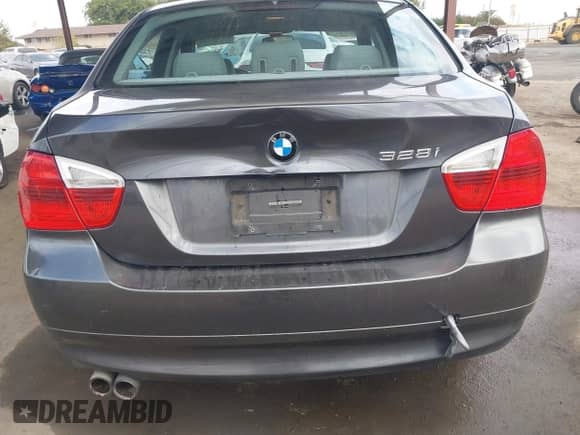 2008 BMW 3 Series 328i с VIN WBAVC53568FZ82916, выставлен на аукционе IAAI как лот 43433383 с пробегом 158 770 миль миль и . История ставок и продаж доступна на DreamBid. Изображение 6.