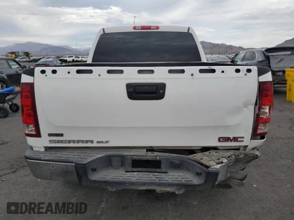 2010 GMC Sierra 1500 SLT с VIN 3GTRKWE3XAG183055, выставлен на аукционе Copart как лот 81366215 с пробегом 137 324 миль миль и Списание • Salvage title. История ставок и продаж доступна на DreamBid. Изображение 6.
