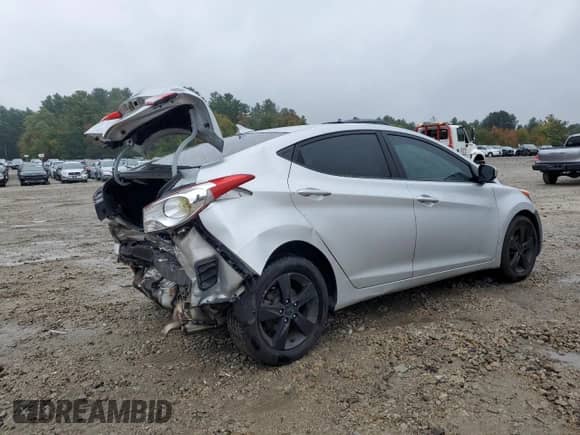 2011 Hyundai Elantra GLS z VIN KMHDH4AE9BU111990, wystawiony jako Copart lot #82038075 z przebiegiem 234 514 mil mil oraz Czysty tytuł • Clean title. Historia ofert i sprzedaży dostępna na DreamBid. Obrazek 3.