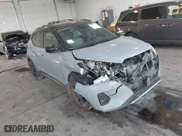 2023 Nissan Kicks SR с VIN 3N1CP5DV7PL517954, выставлен на аукционе IAAI как лот 42684275 с пробегом 59 502 миль миль и . История ставок и продаж доступна на DreamBid. Изображение 1.