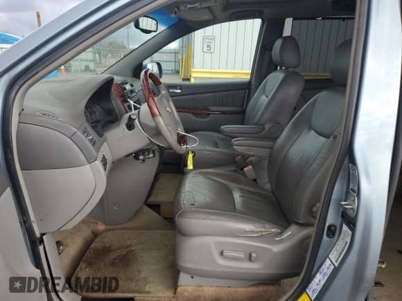 2004 Toyota Sienna XLE z VIN 5TDZA22CX4S194448, wystawiony jako Copart lot #86598465 z przebiegiem 102 643 mil mil oraz Czysty tytuł • Clean title. Historia ofert i sprzedaży dostępna na DreamBid. Obrazek 7.