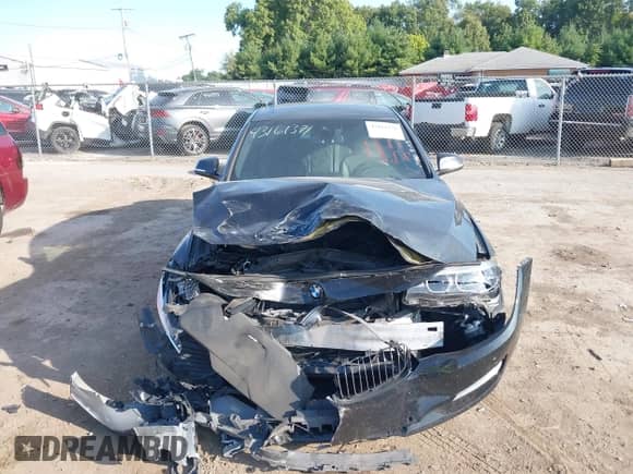 2019 BMW 3 Series 330i xDrive z VIN WBA8Z9C57KB220647, wystawiony jako IAAI lot #43161371 z przebiegiem 104 400 mil mil oraz . Historia ofert i sprzedaży dostępna na DreamBid. Obrazek 12.